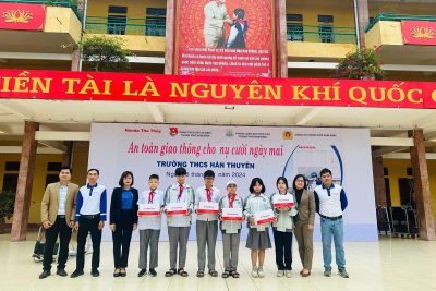 TRƯỜNG THCS HÀN THUYÊN TUYÊN TRUYỀN LUẬT AN TOÀN GIAO THÔNG VÀ TƯ VẤN LÁI XE AN TOÀN